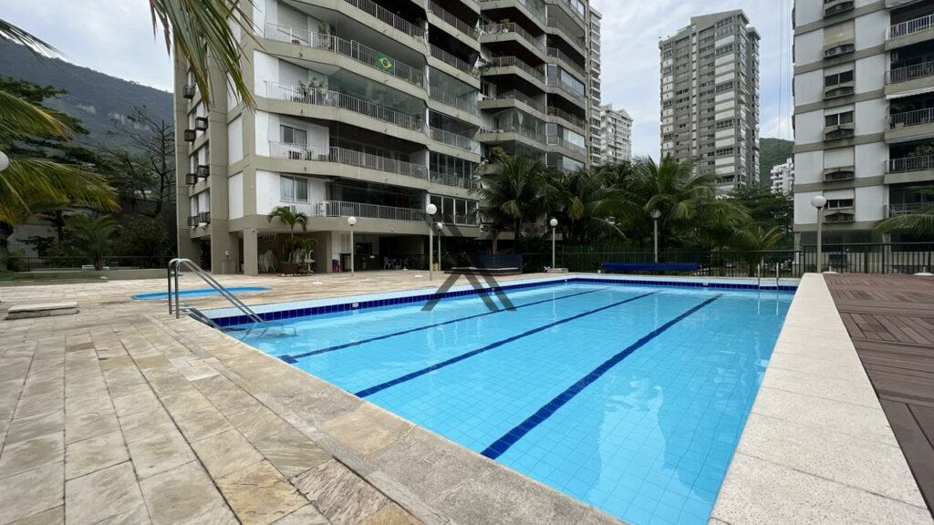 condominio sao conrado green piscina